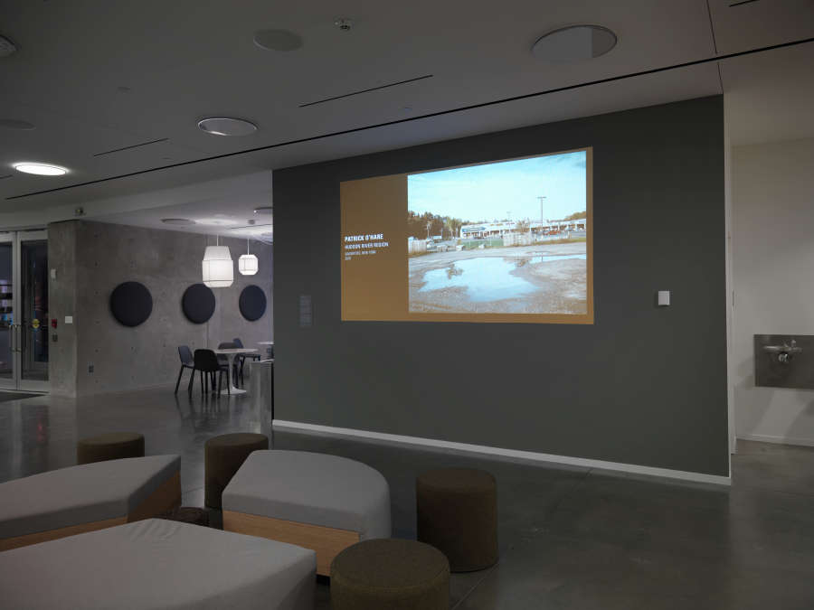 view exhibition image