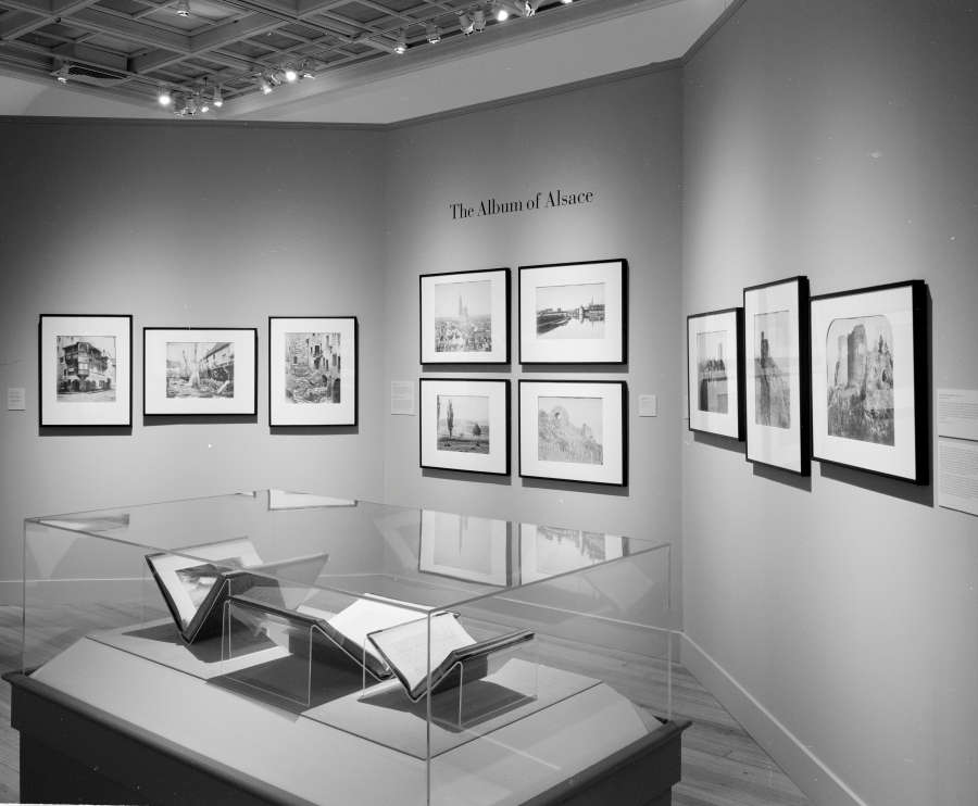 view exhibition image