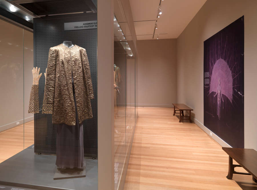 view exhibition image