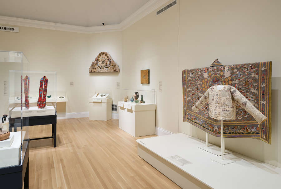 view exhibition image