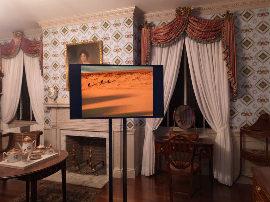 view exhibition image