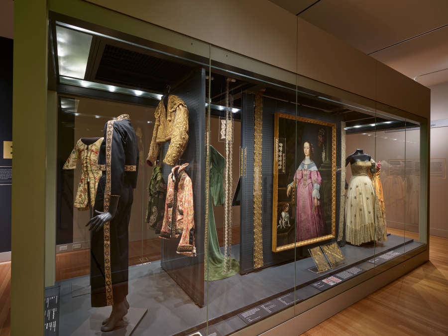 view exhibition image