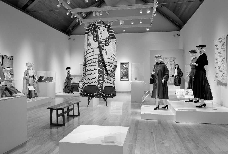 view exhibition image