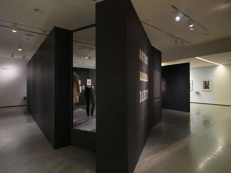 view exhibition image