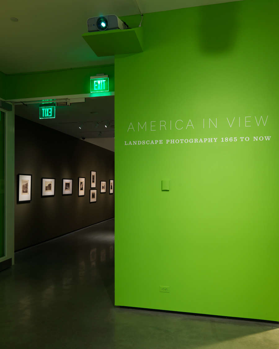 view exhibition image