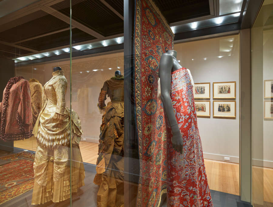 view exhibition image