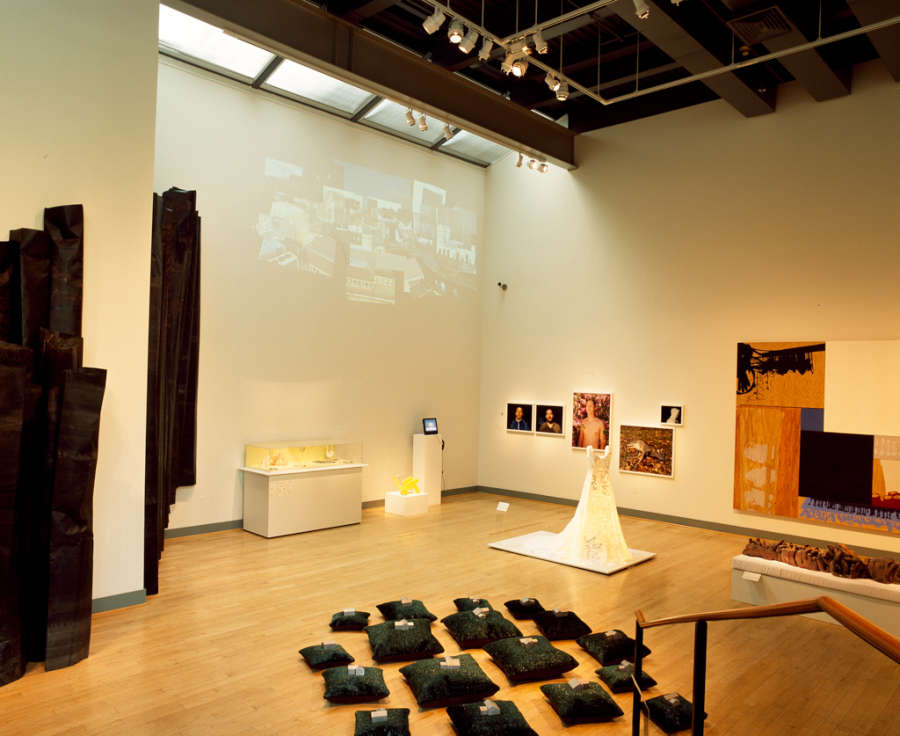 view exhibition image