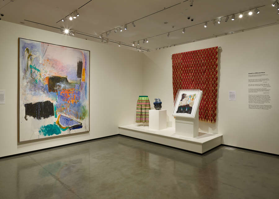 view exhibition image