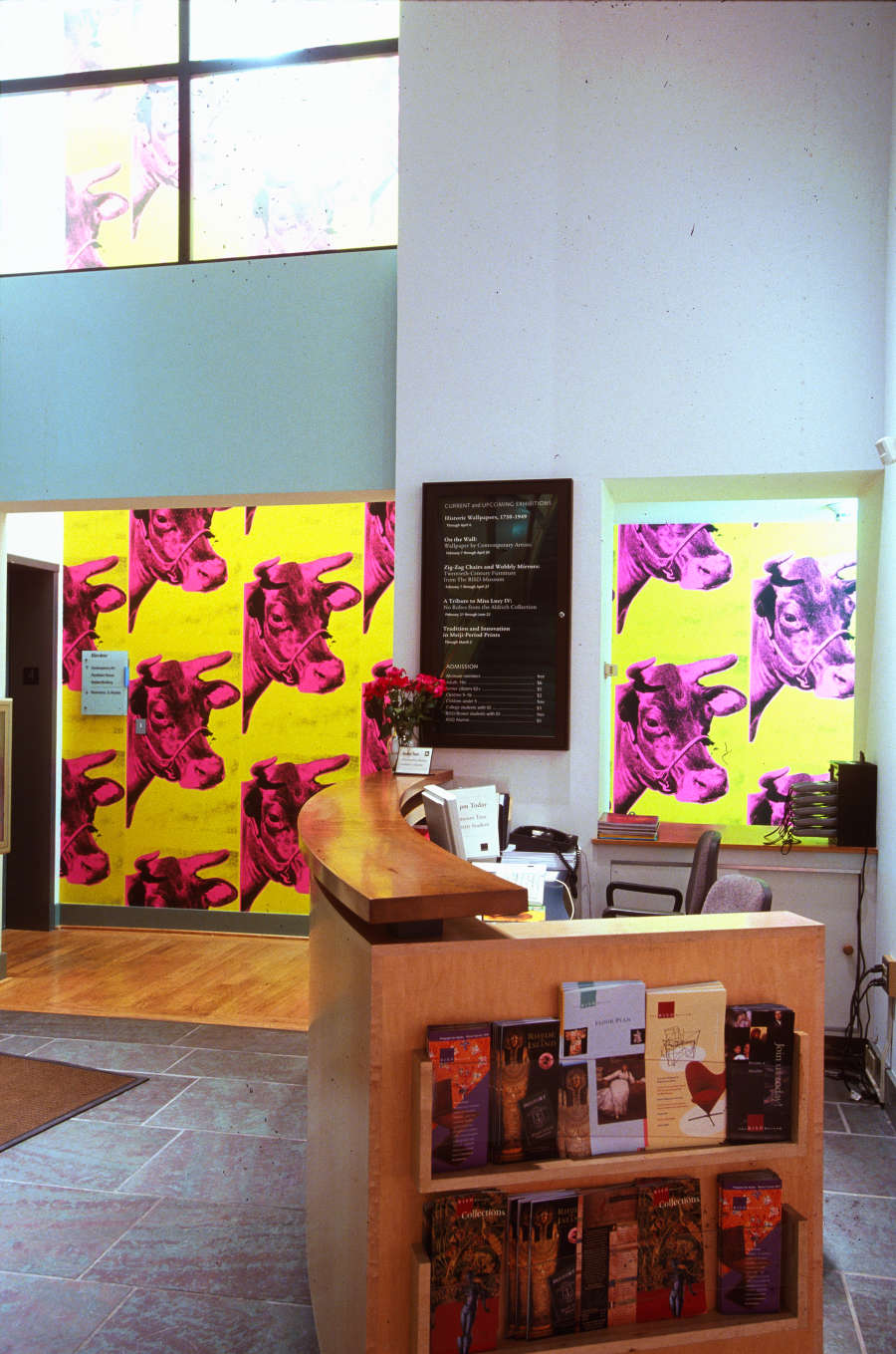 view exhibition image