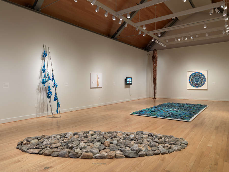 view exhibition image