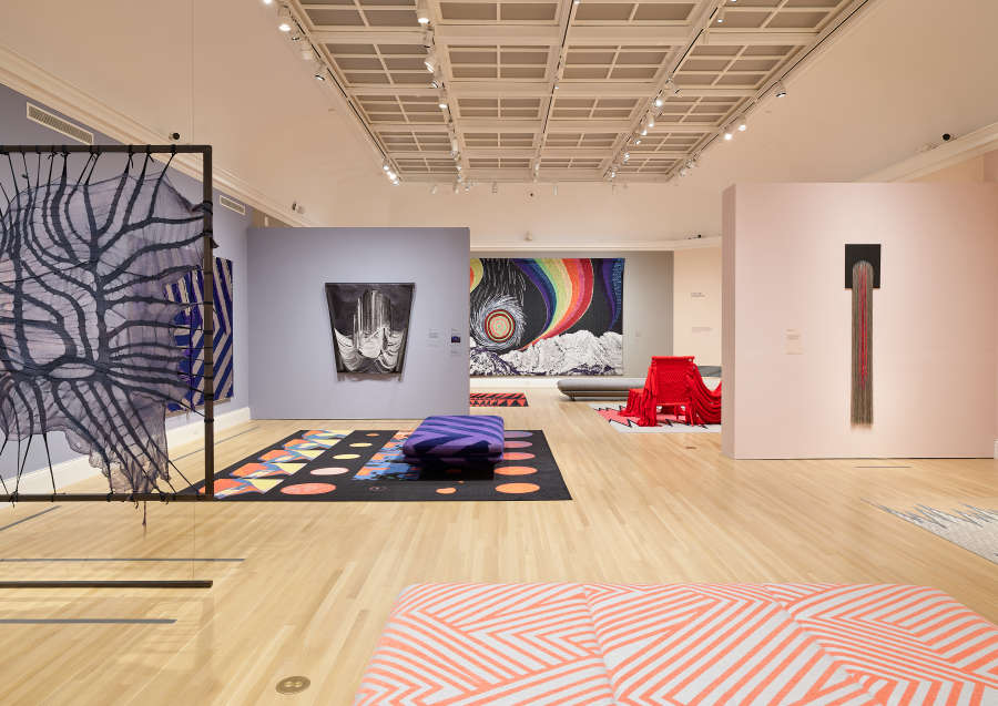 view exhibition image