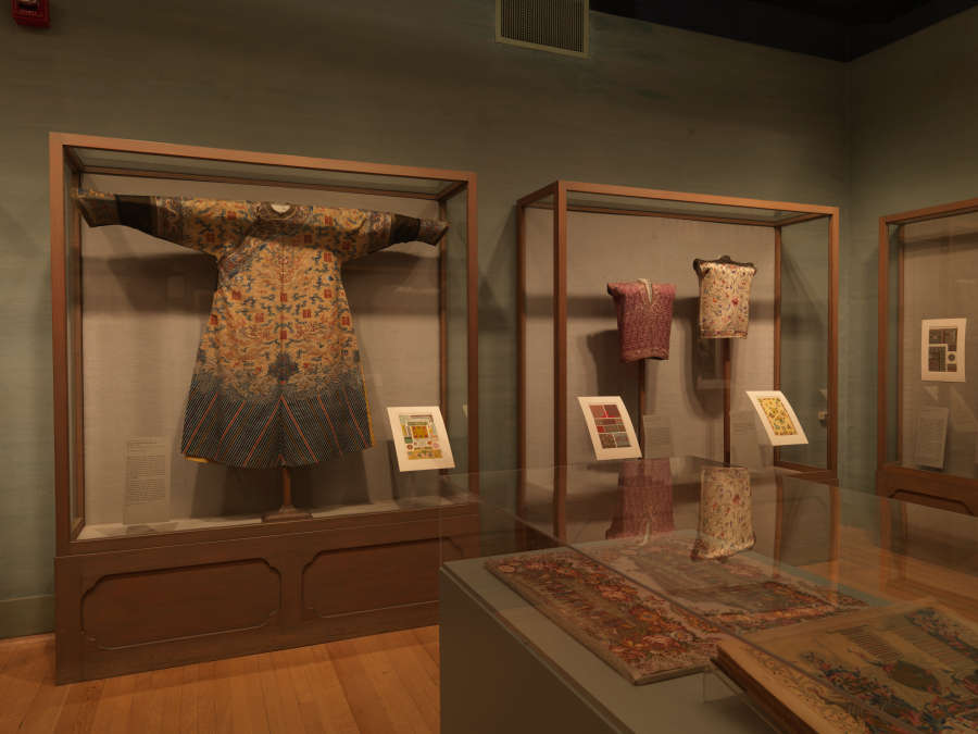 view exhibition image