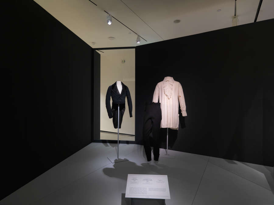 view exhibition image