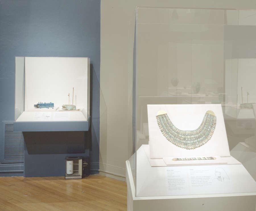 view exhibition image