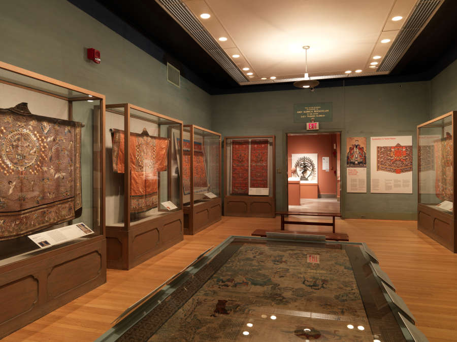 view exhibition image