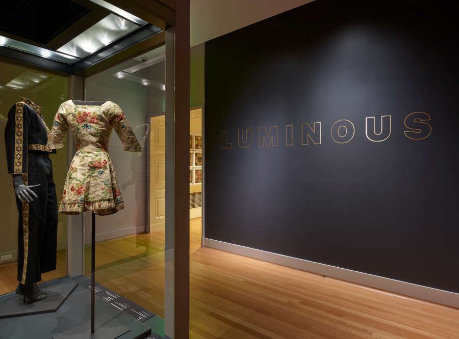 view exhibition image