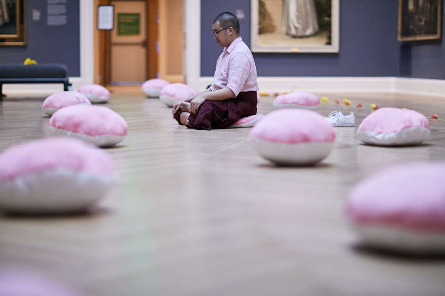 view exhibition image