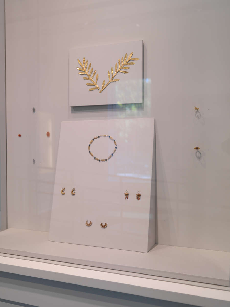 view exhibition image