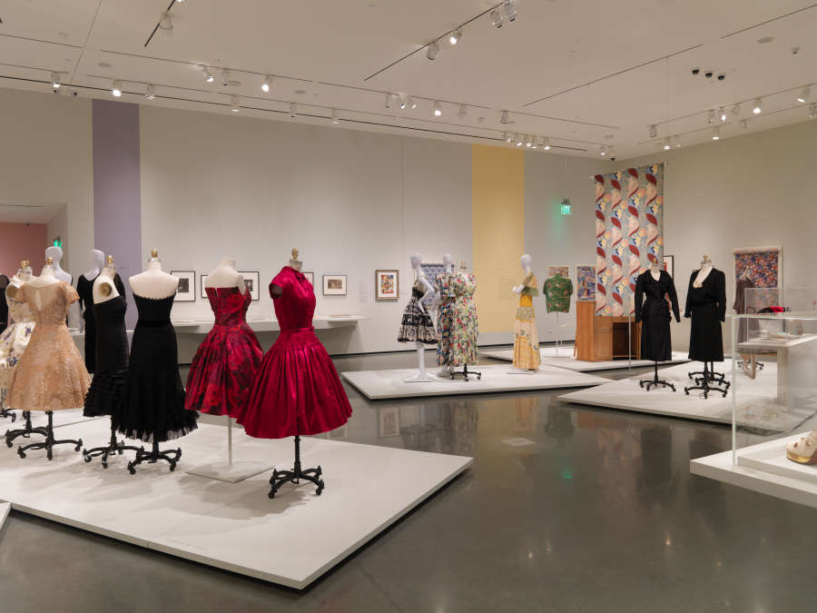 view exhibition image