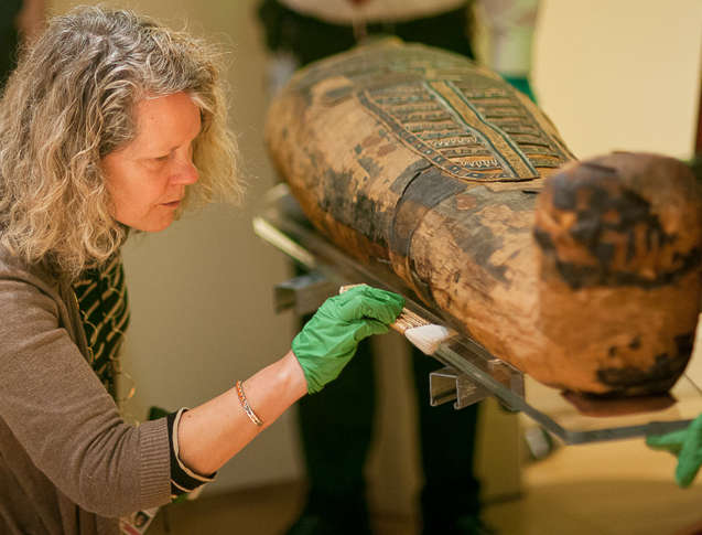 Article Serpentipity Ancient mummy_move_140415_036_crop.jpg