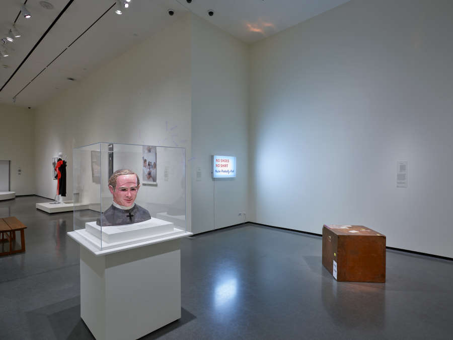 view exhibition image
