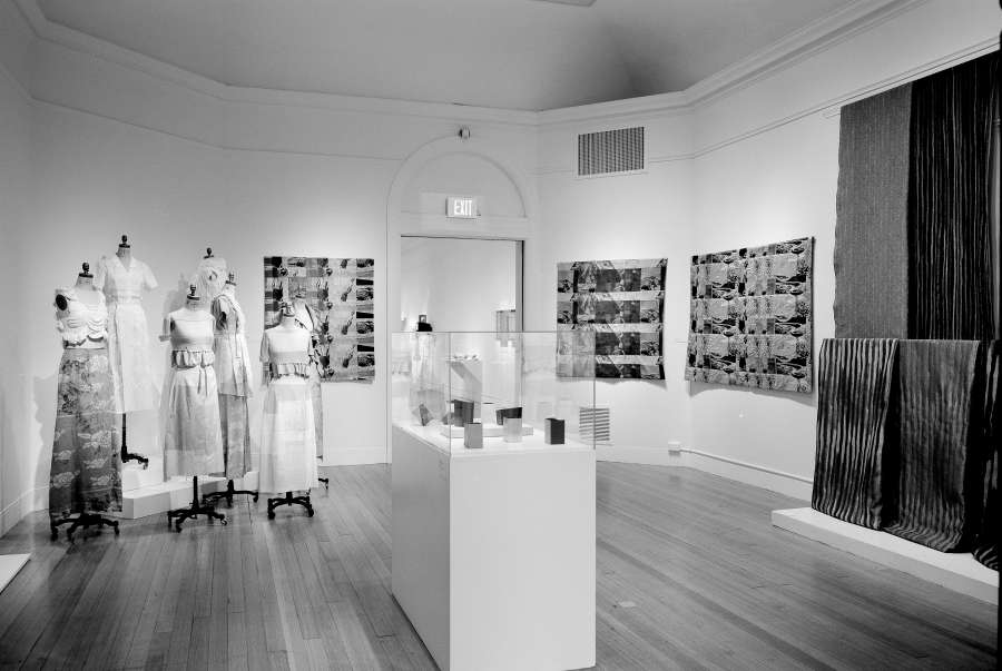 view exhibition image