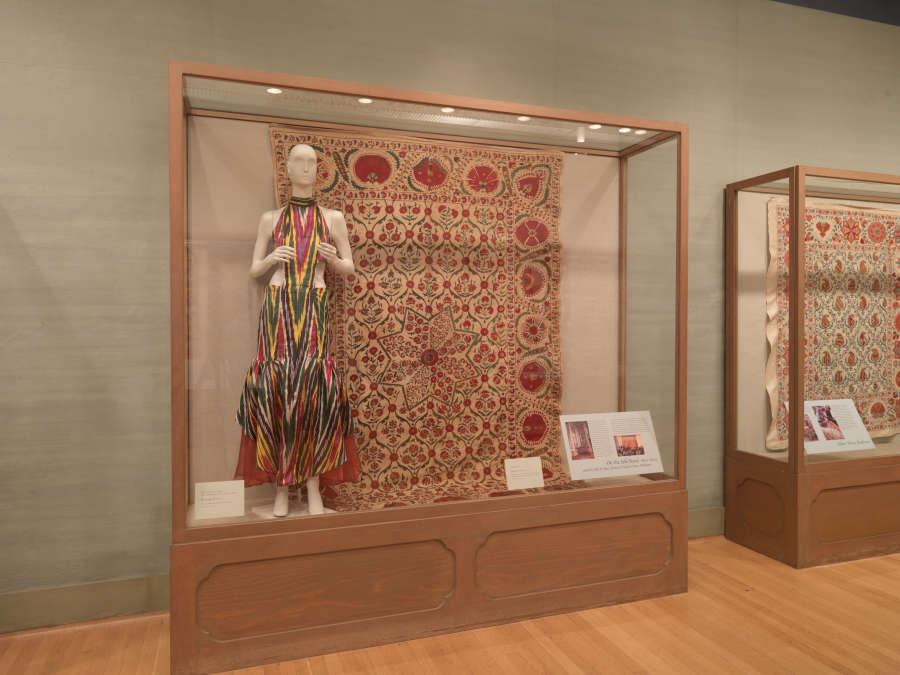 view exhibition image