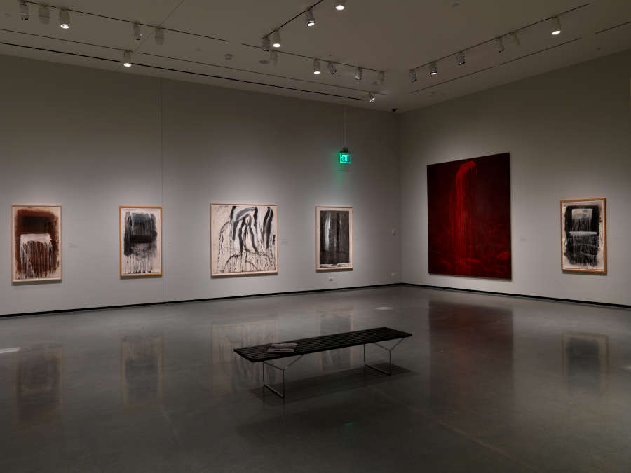 view exhibition image