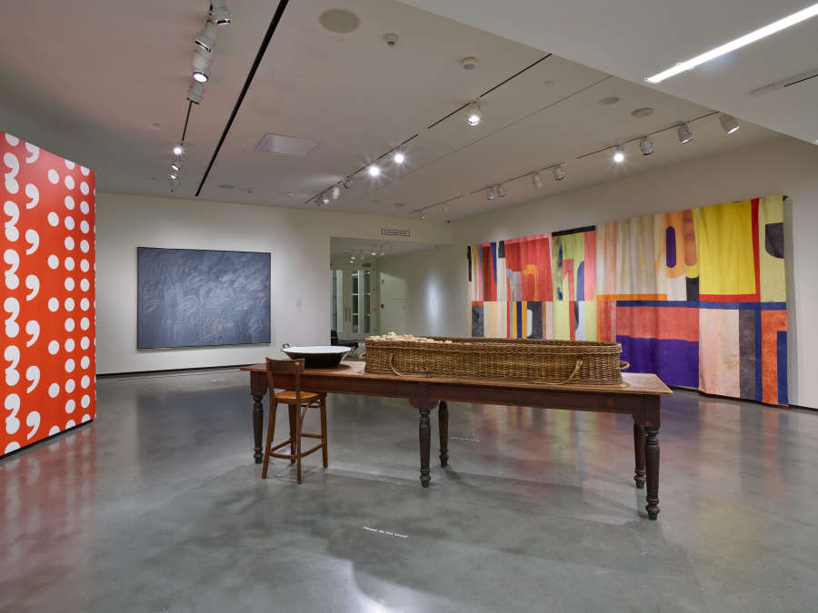 view exhibition image