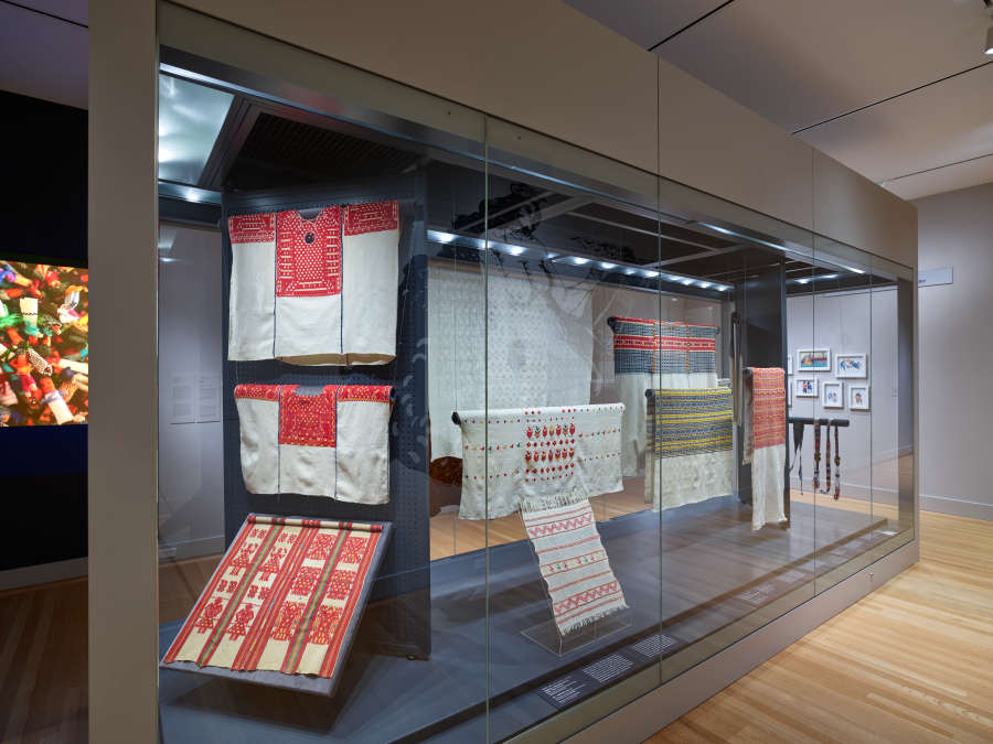 view exhibition image