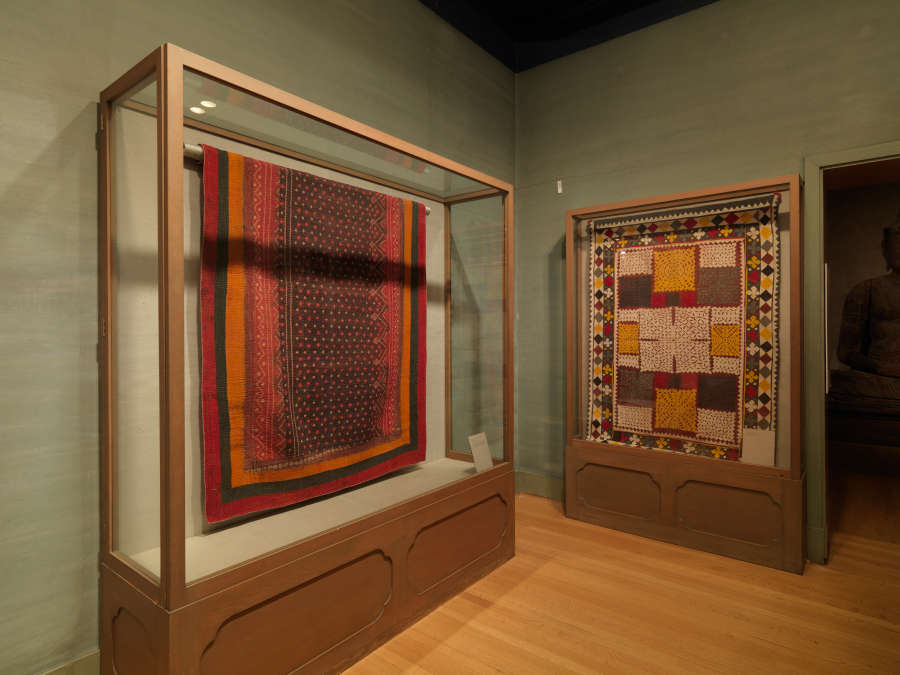 view exhibition image