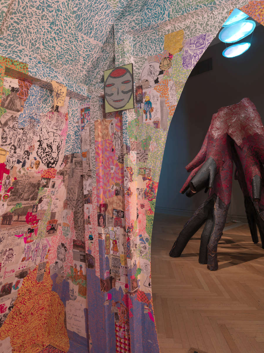 view exhibition image