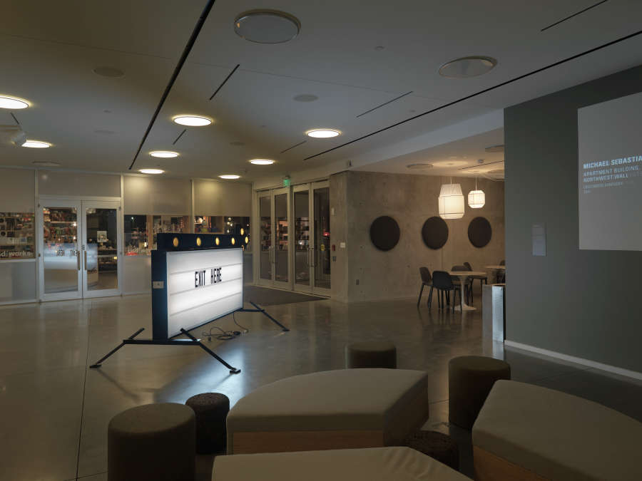 view exhibition image