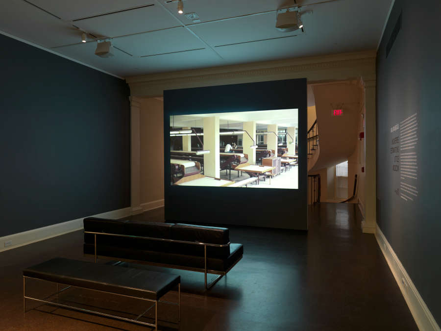 view exhibition image