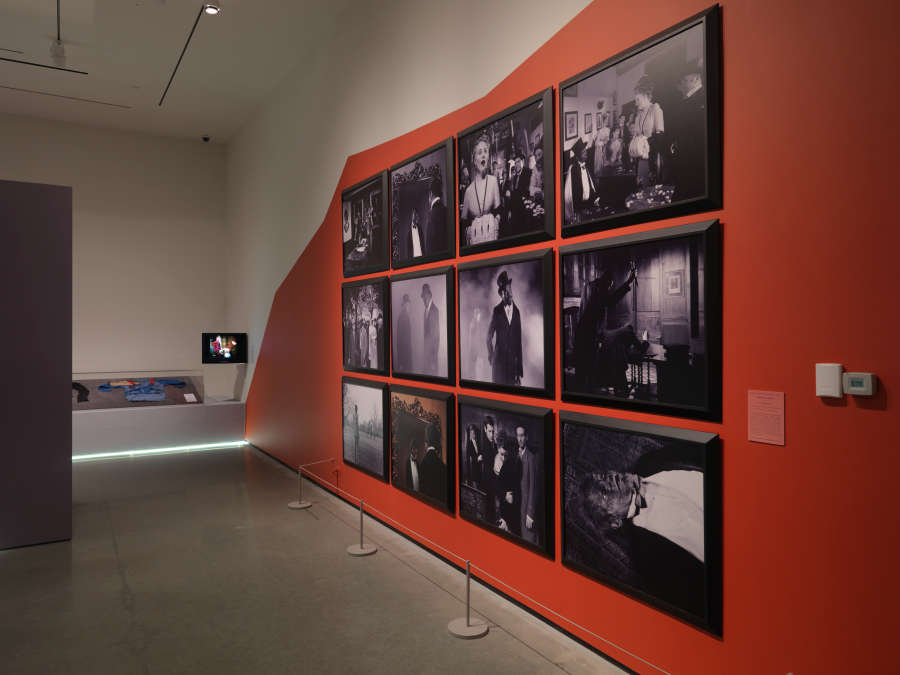 view exhibition image