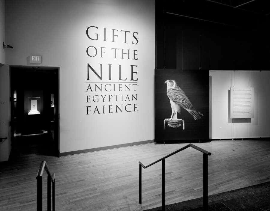 view exhibition image