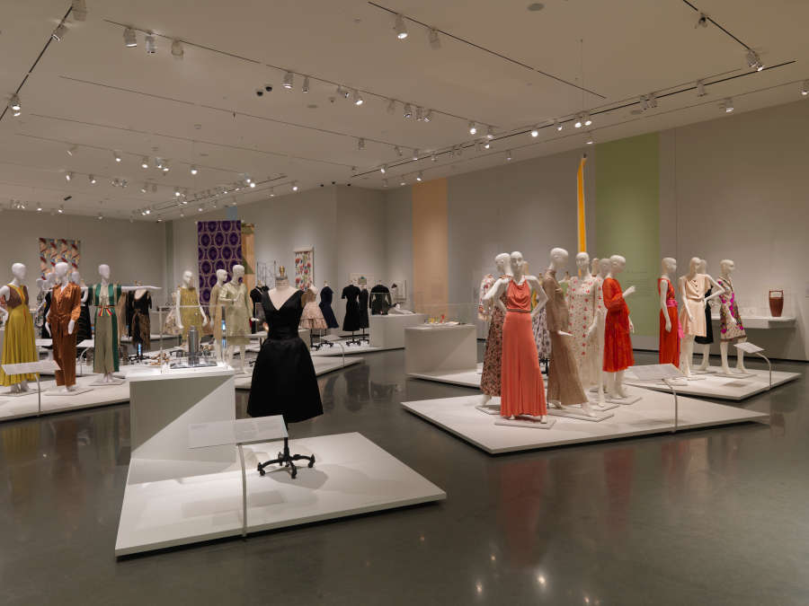 view exhibition image