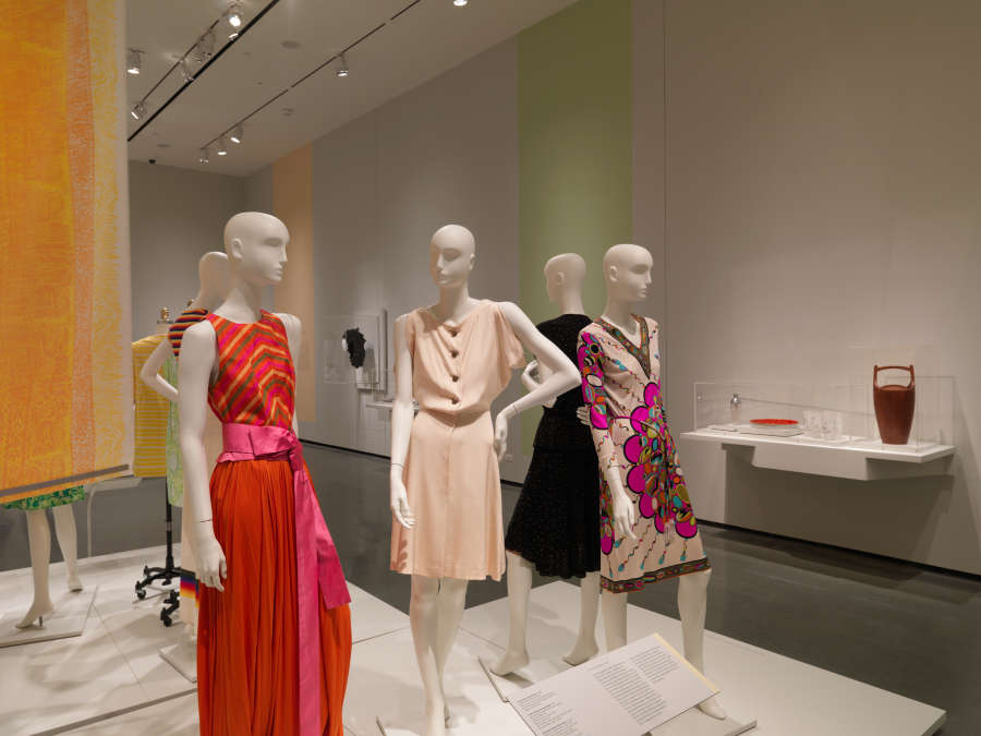 view exhibition image