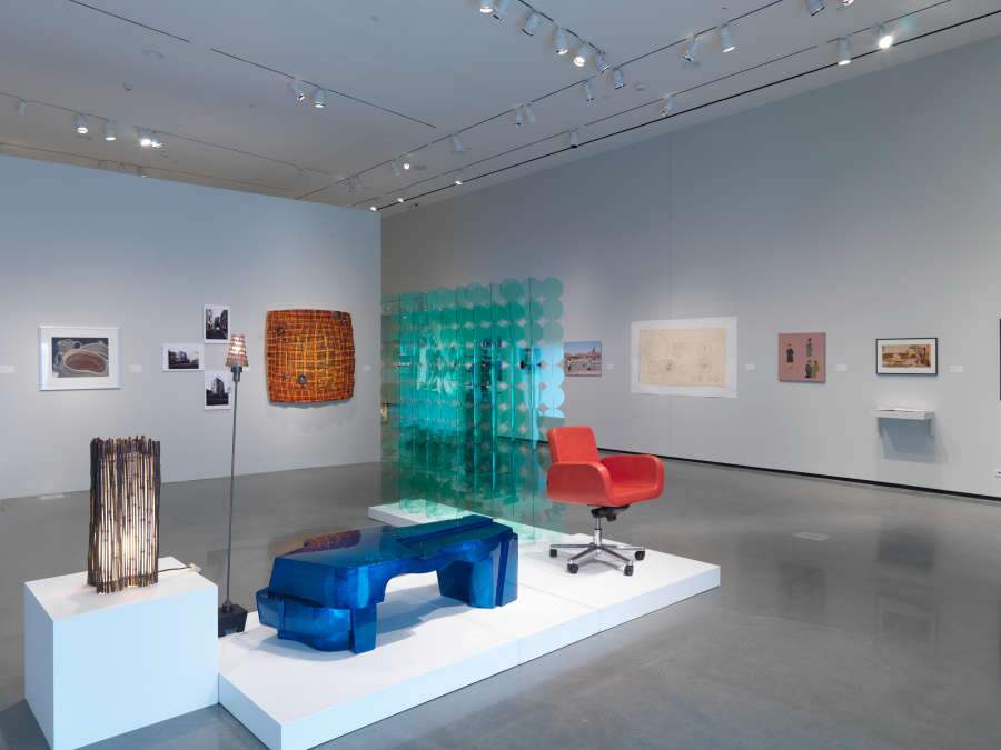 view exhibition image