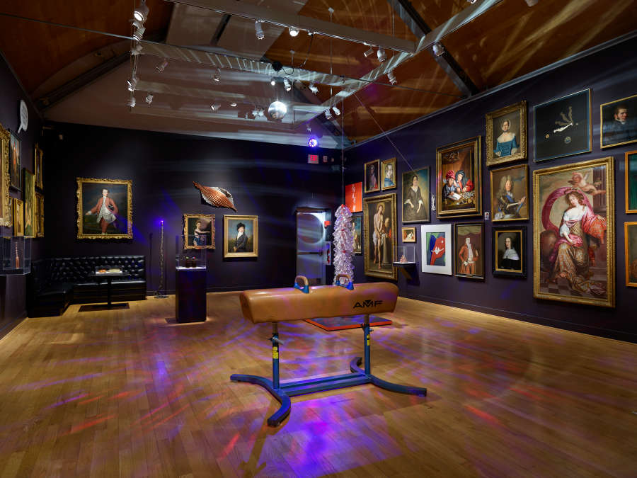 view exhibition image