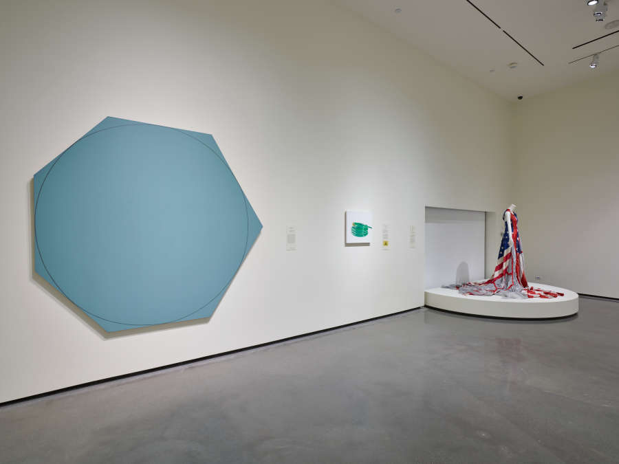 view exhibition image