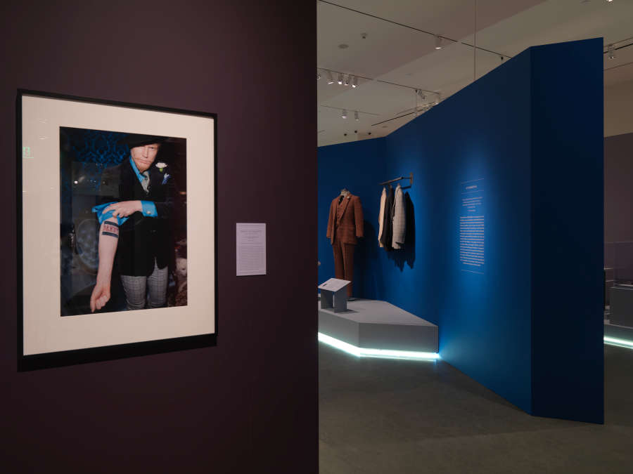 view exhibition image