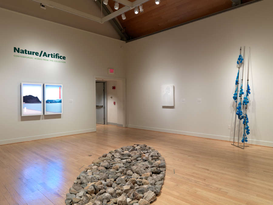 view exhibition image