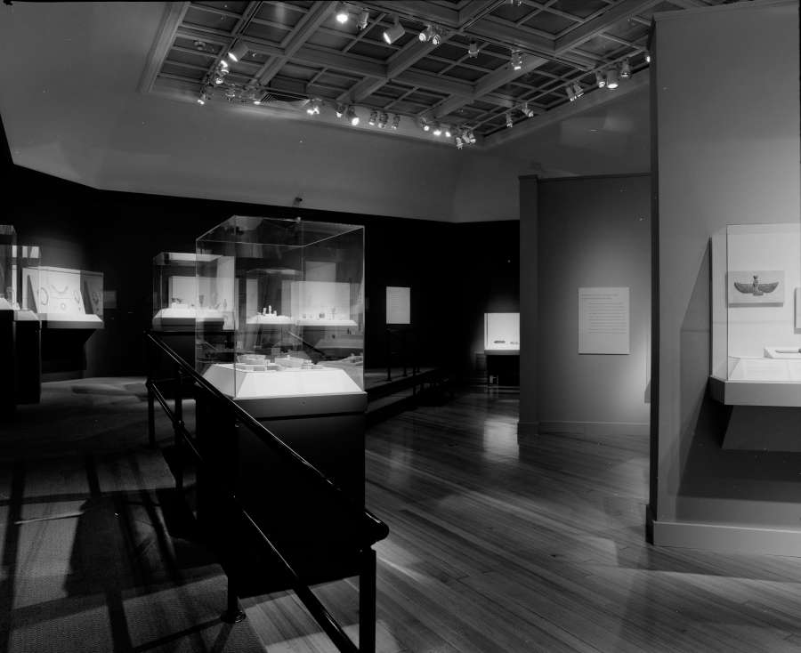 view exhibition image