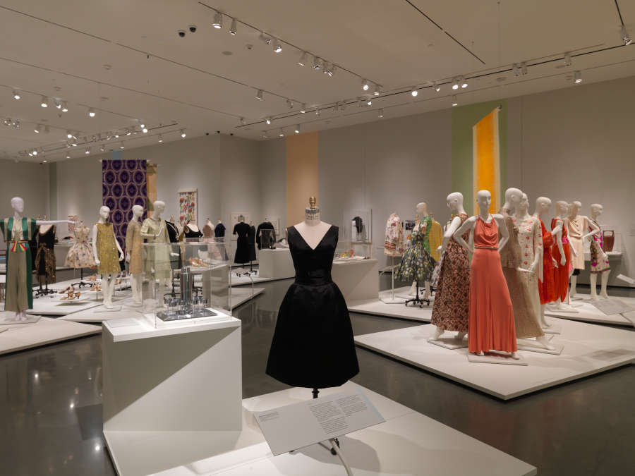 view exhibition image