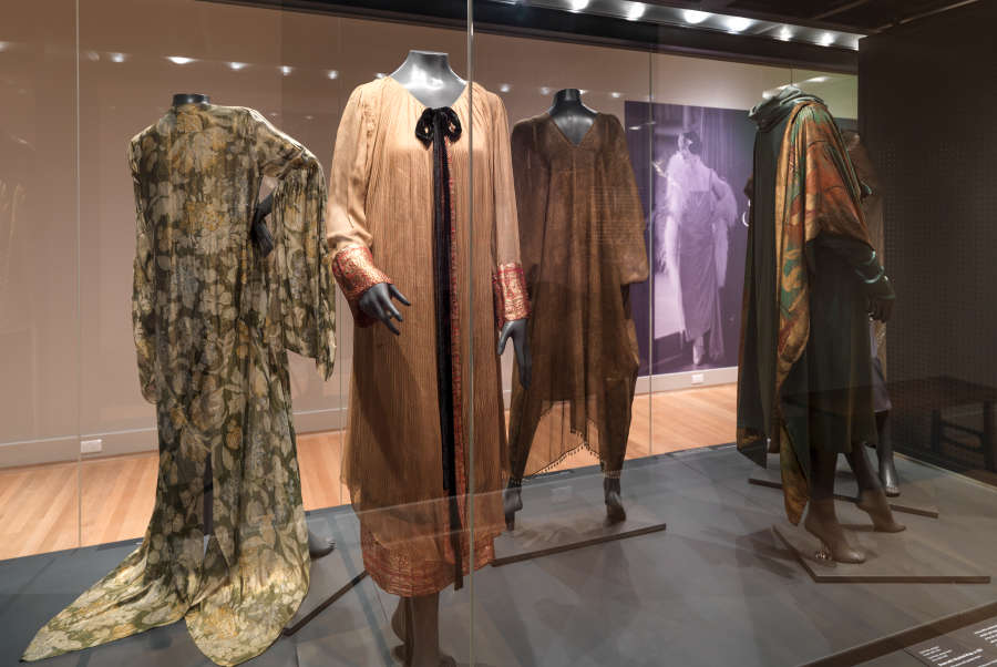 view exhibition image