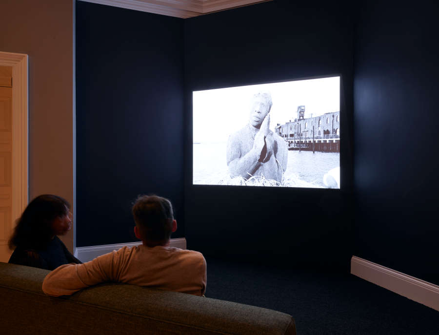 view exhibition image