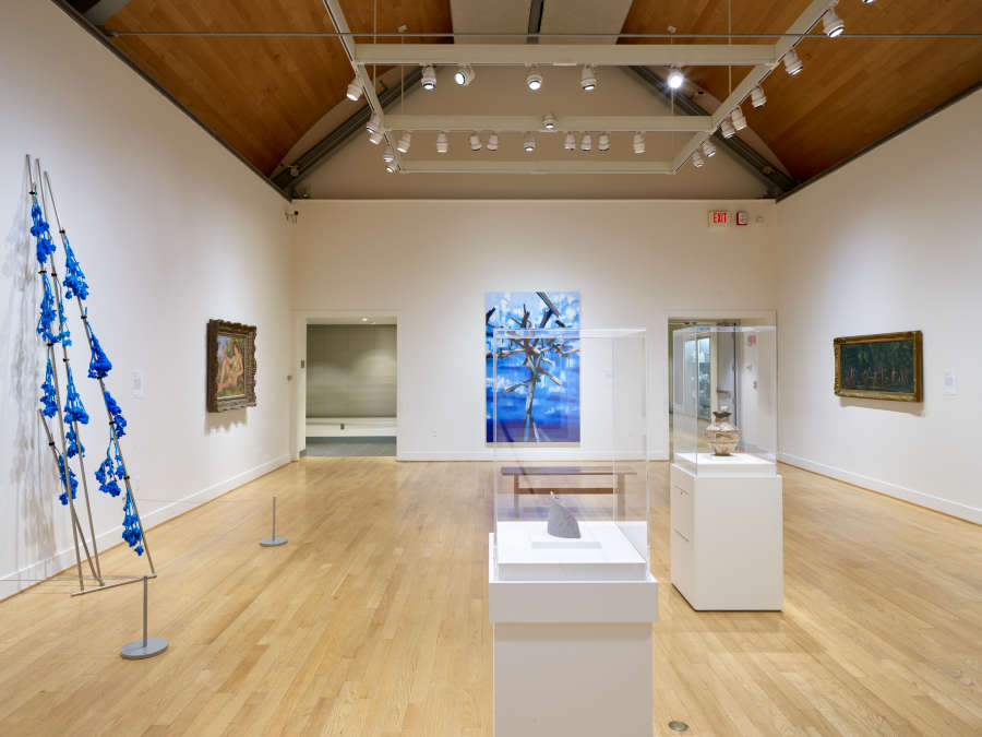 view exhibition image