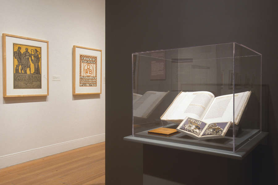 view exhibition image