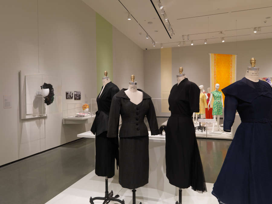 view exhibition image